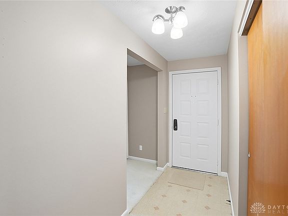 4th image of 1033 Georgian Dr