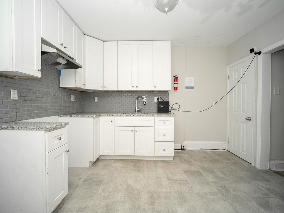 Kitchen includes stove and Fridge