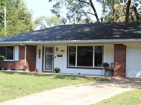2nd image of 8 Hazelwood Ct