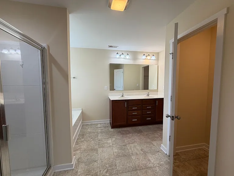 1328 Shaw Ave — Photo 22