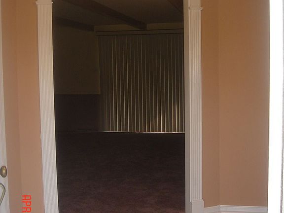 Ceramic foyer entrance