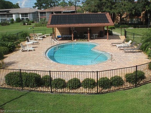 2nd image of 5528 Matanzas Dr