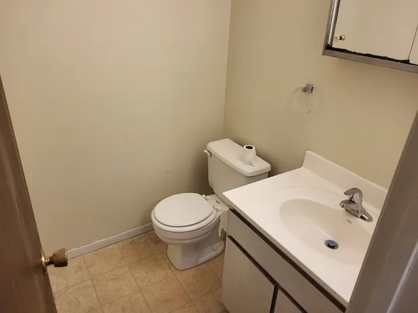 6 Jardin Ct, Collinsville, IL 62234