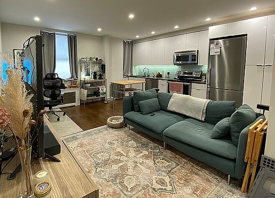 2nd image of 711 Ocean Ave #121