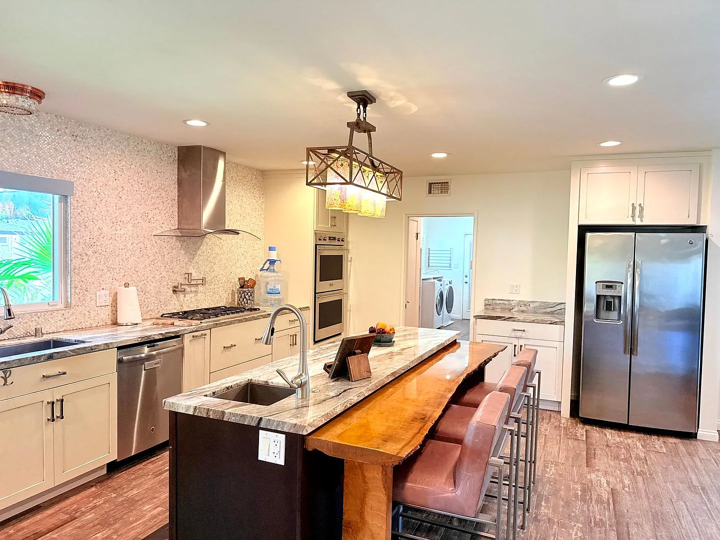 Fantastic 4 Bed 4 Bath Home with Pool and Spa in Upper Ladera Heights — Photo 4