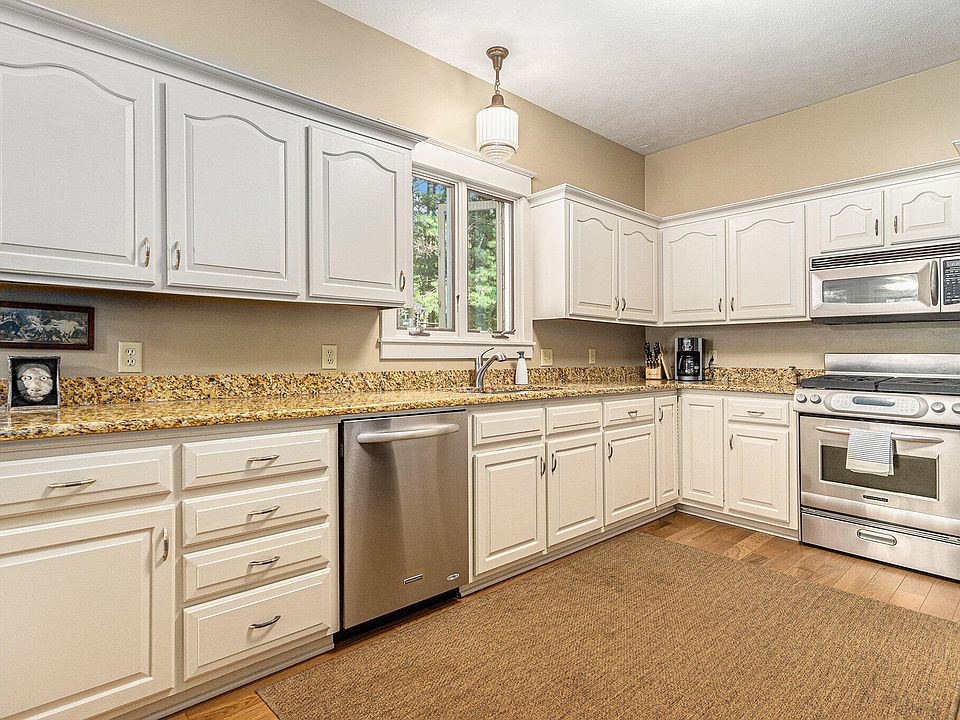 2077 Woodlark Dr, Holland, MI 49424 Zillow