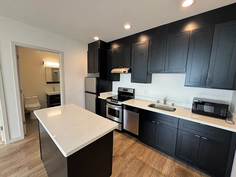 280 Brighton Luxury Apartments — Photo 10