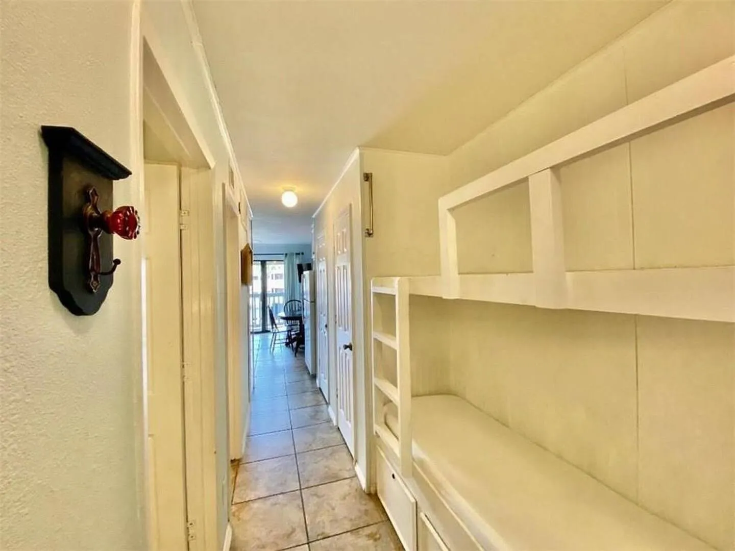 1 bed, 420 sqft, $1,250 — Photo 3