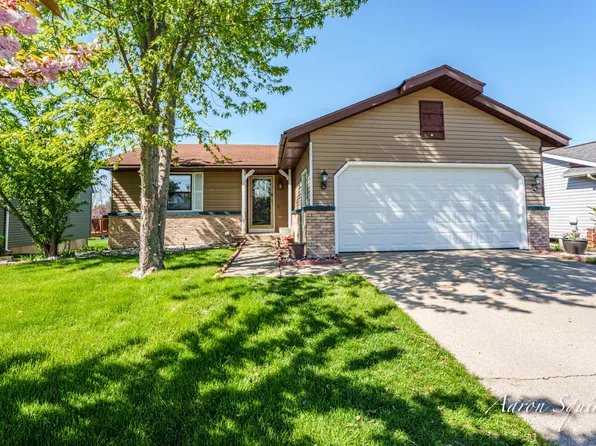 2721 Rum Creek Dr SE, Kentwood, MI 49508