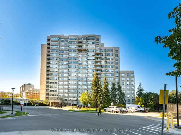 7 Townsgate Dr #1203, Vaughan, ON L4J 7Z9