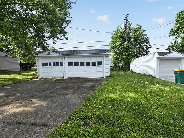 19500 Libby Rd — Photo 22