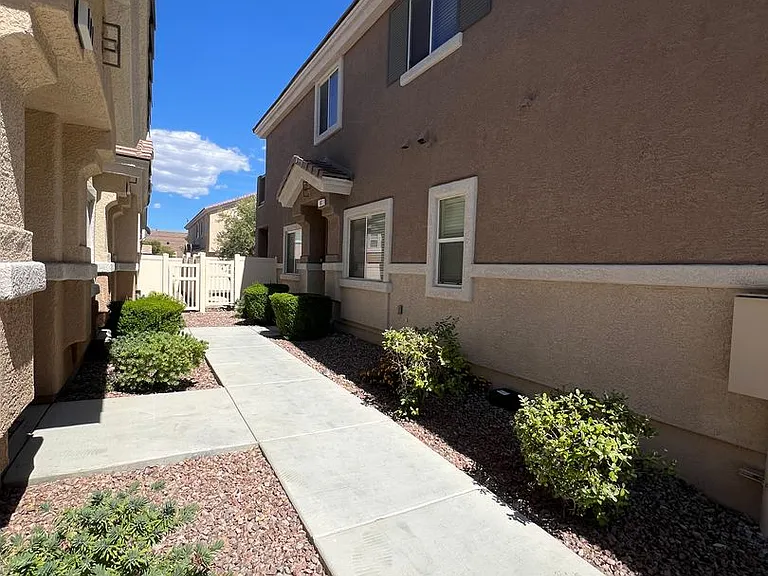 10086 Aspen Rose St #103 — Photo 2