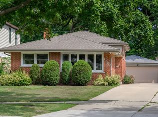 1700 Marvin Pkwy, Park Ridge, IL 60068