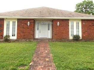 8324 Creole Dr, Chalmette, LA 70043