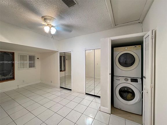 5th image of 420 Lakewood Cir E APT C