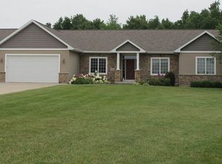 N4314 Panoramic Ave, Freedom, WI 54913
