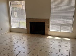 305 E 4th St APT J, Madera, CA 93638