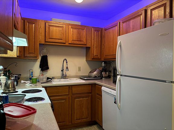5th image of 213 W Beltline Hwy #6