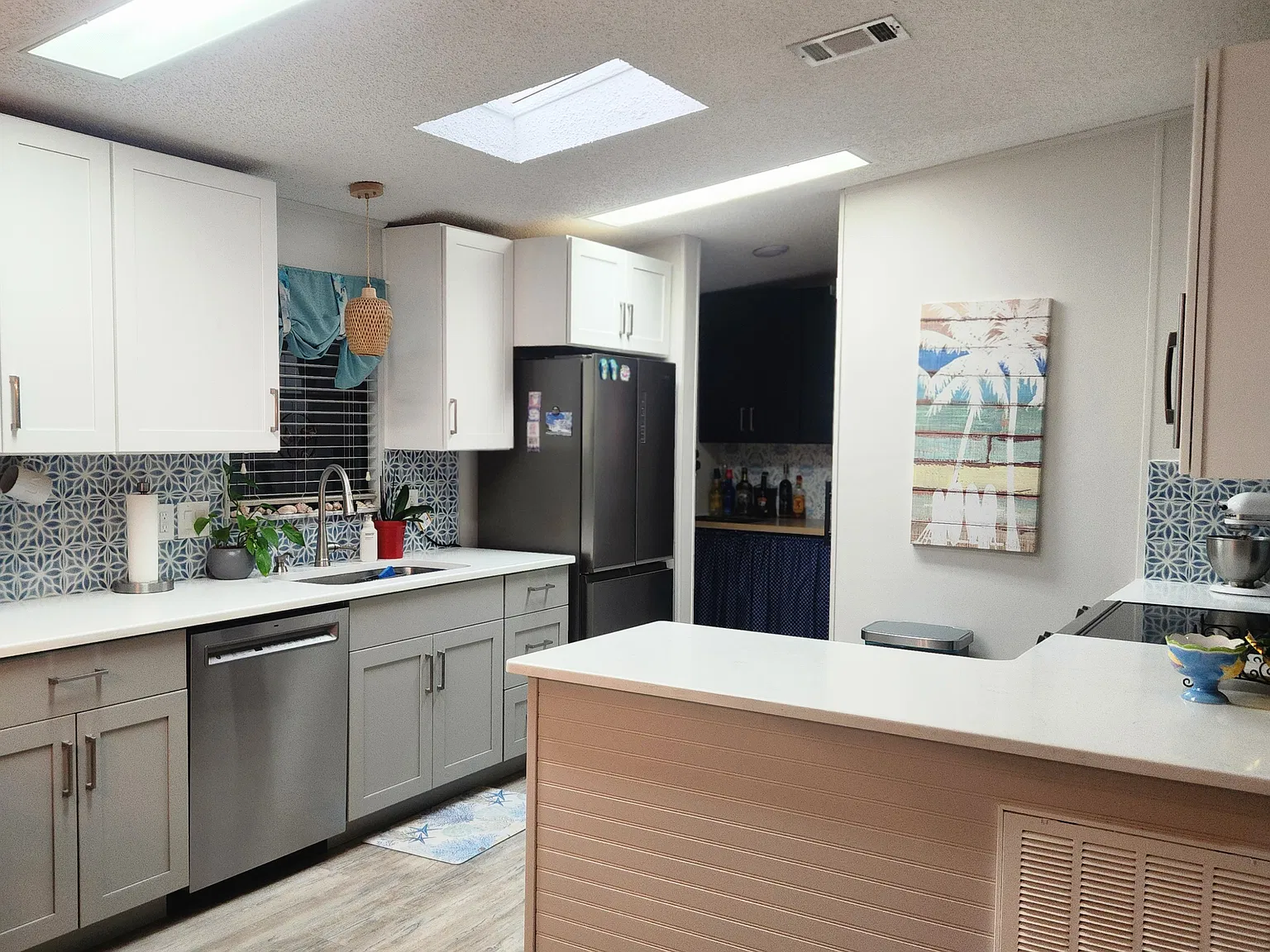 3 bed, 1100 sqft, $2,000 — Photo 2