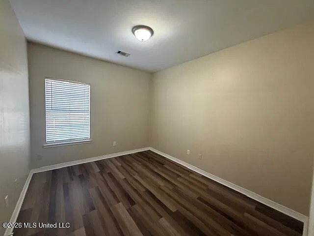 3 bed, 2.0 bath, 1200 sqft, $1,200 — Photo 4