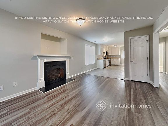 4th image of 101 Blackthorne Ct