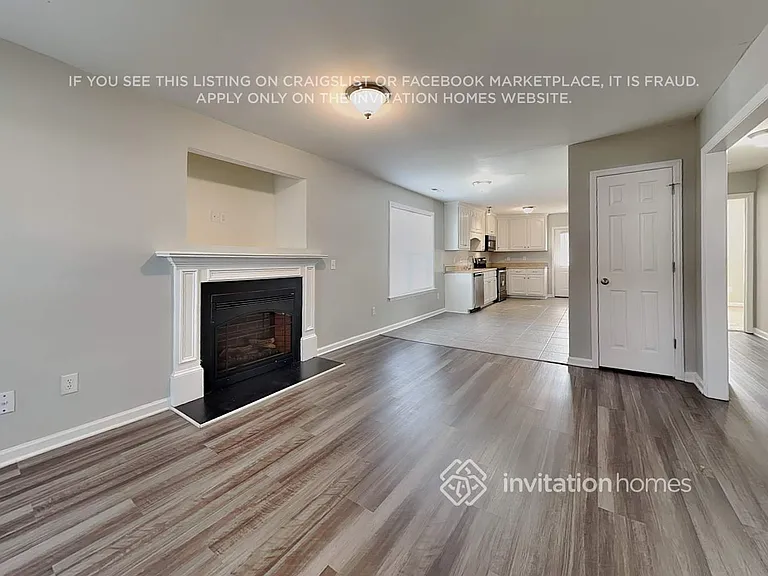 101 Blackthorne Ct — Photo 4