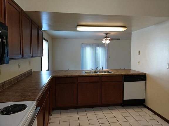 2nd image of 508 N Beadle Dr