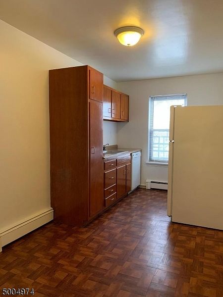 1st image of 16 Roosevelt Pl APT A1