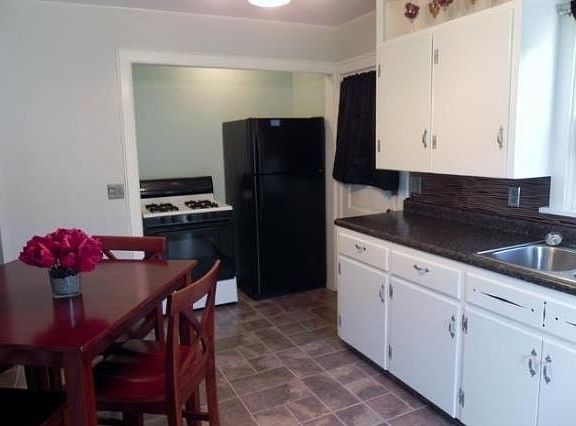 4th image of 1612 Highland Ave
