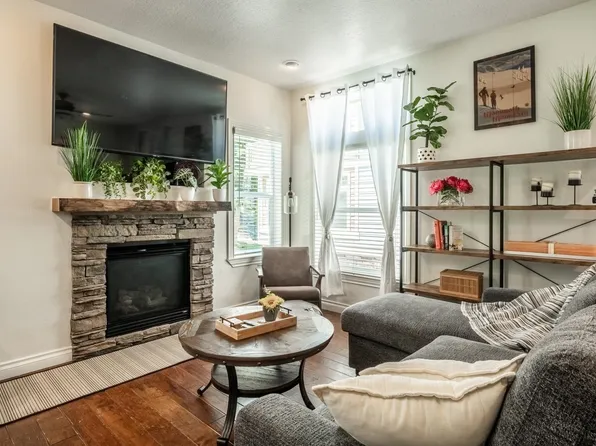 1787 Old Mammoth Rd #2, Mammoth Lakes, CA 93546