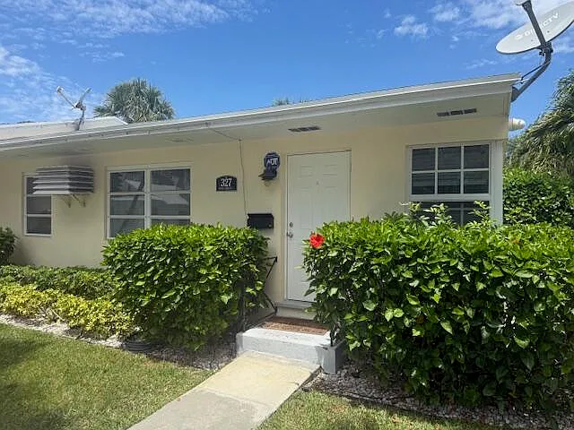 327 Ocean Breeze Dr #1 — Photo 3