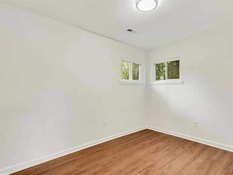 2116 Wood St — Photo 7