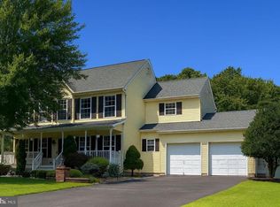 4 River Edge Dr, Jackson, NJ 08527