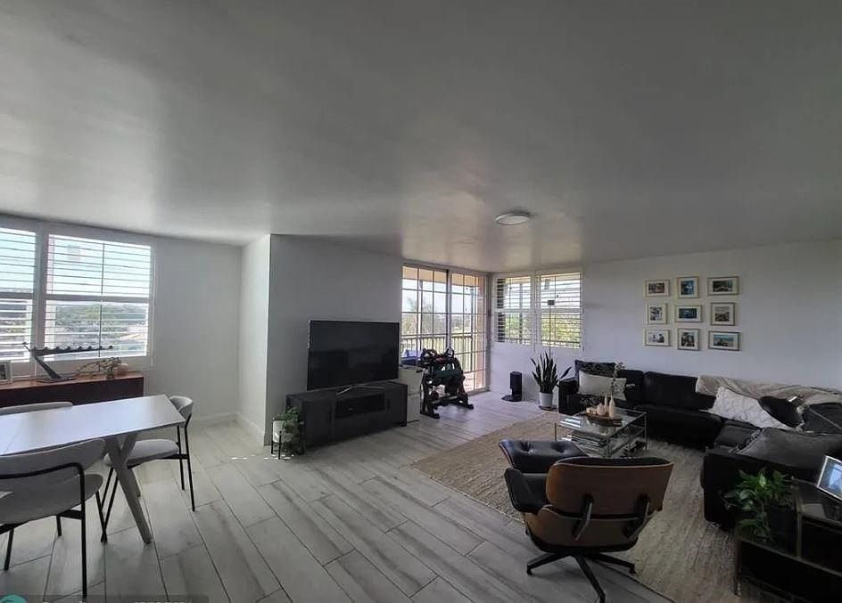 3800 N Hills Dr #416