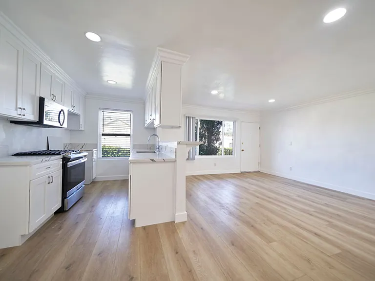 5226 Lexington Ave #38 — Photo 4