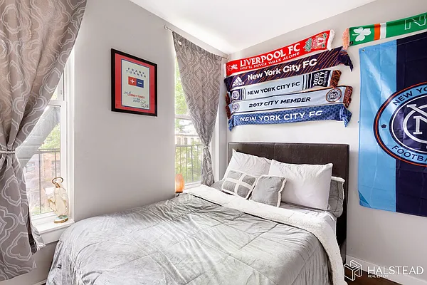 Rented by Halstead Real Estate | media 15