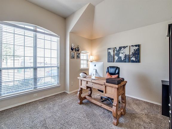 4th image of 1021 Founders Ln