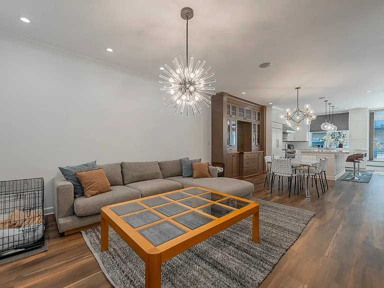 419 W Grand Ave #G — Photo 11
