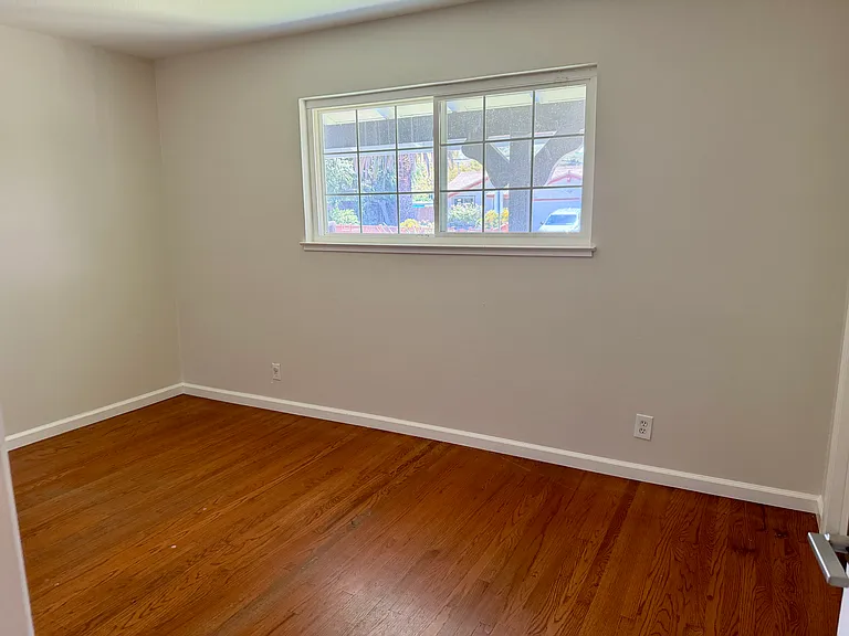 4815 Seneca Park Ave — Photo 14