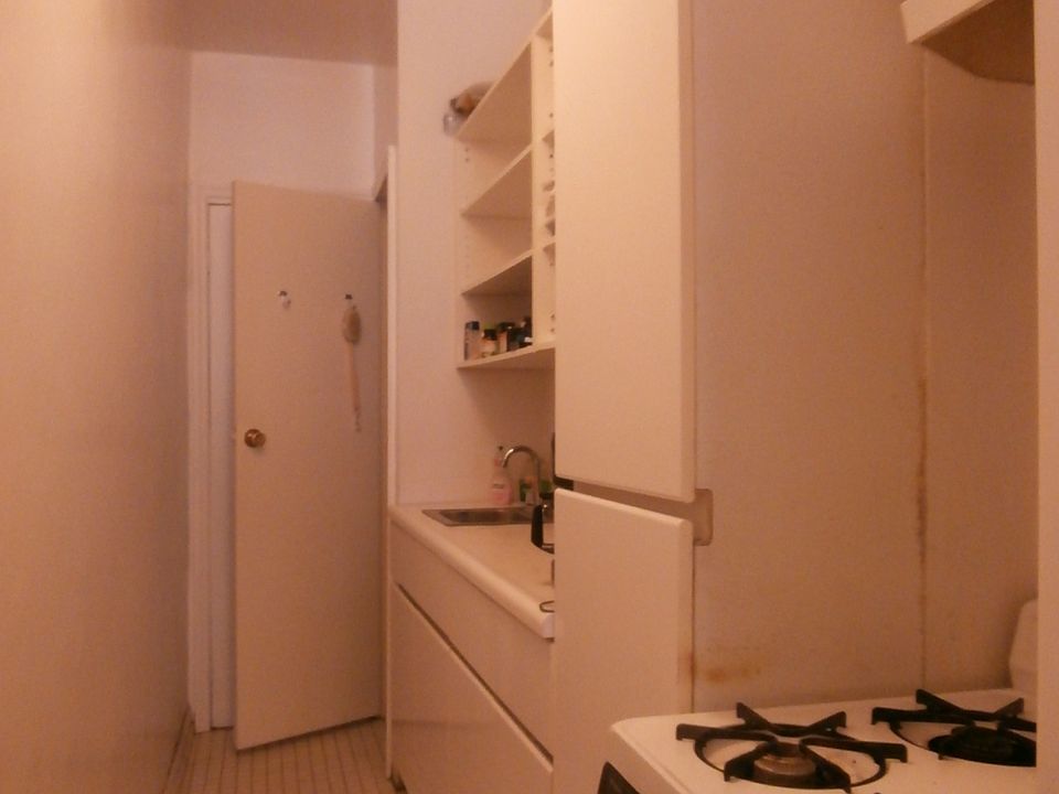 1st image of 448 W 55th St APT 1D