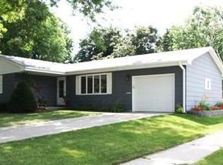 313 E 20th St N, Newton, IA