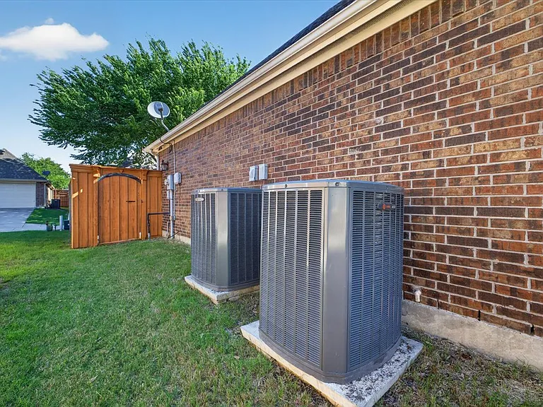 14668 Blakehill Dr — Photo 53