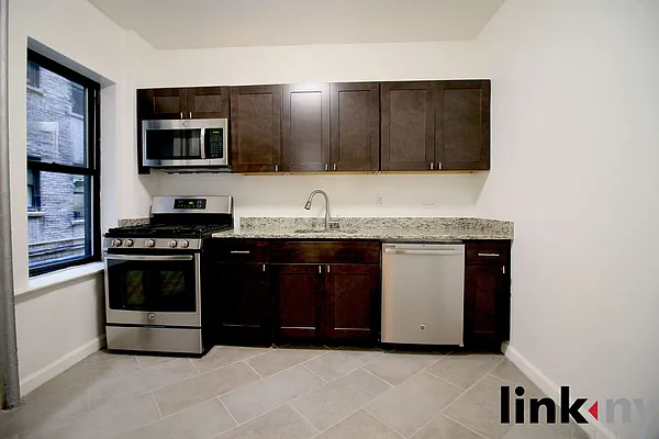 Rented by Link NY Realty | media 19