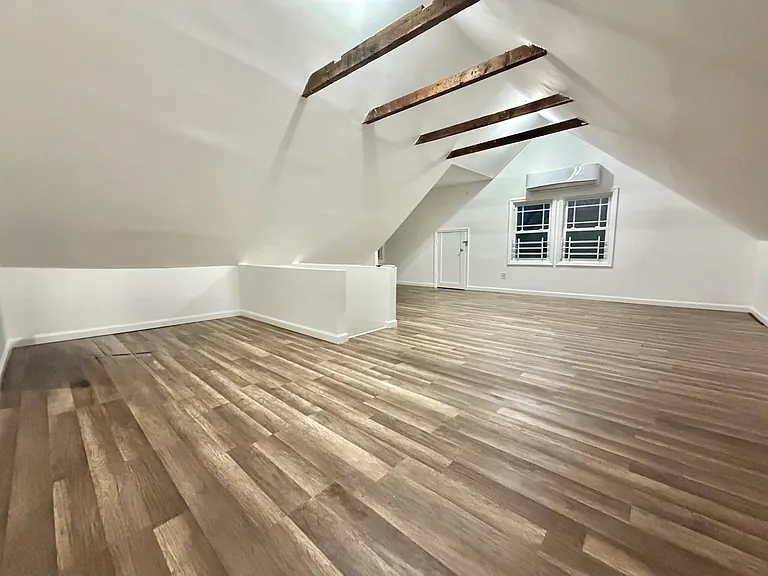 290 Woodbury Rd — Photo 31