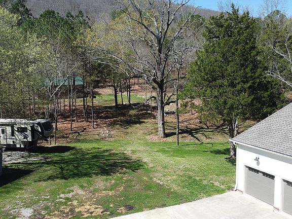 3rd image of 1409 Dug Hill Rd