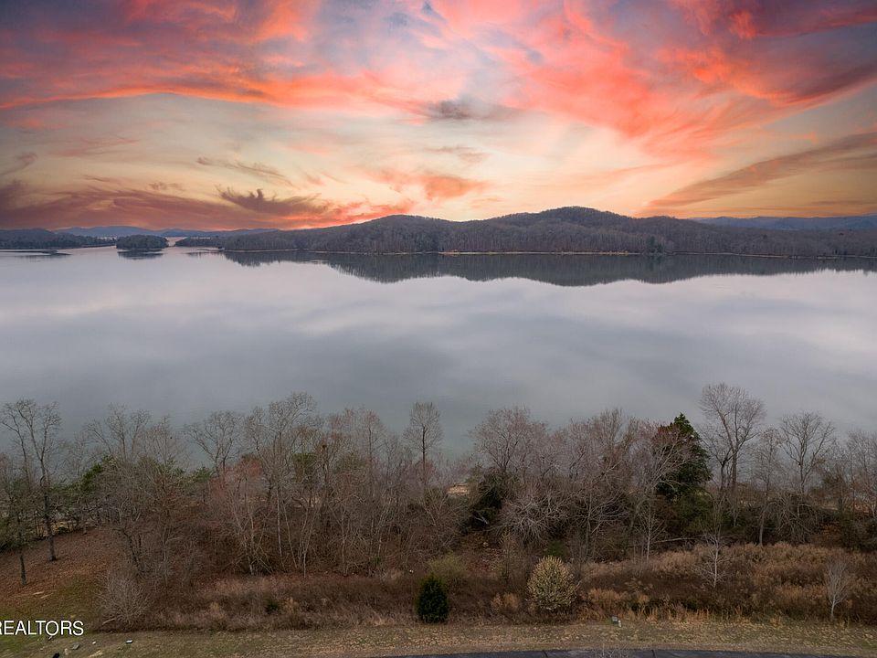 1st image of W Mountain Dr