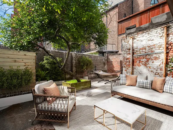 558 Driggs Avenue image 1 of 7