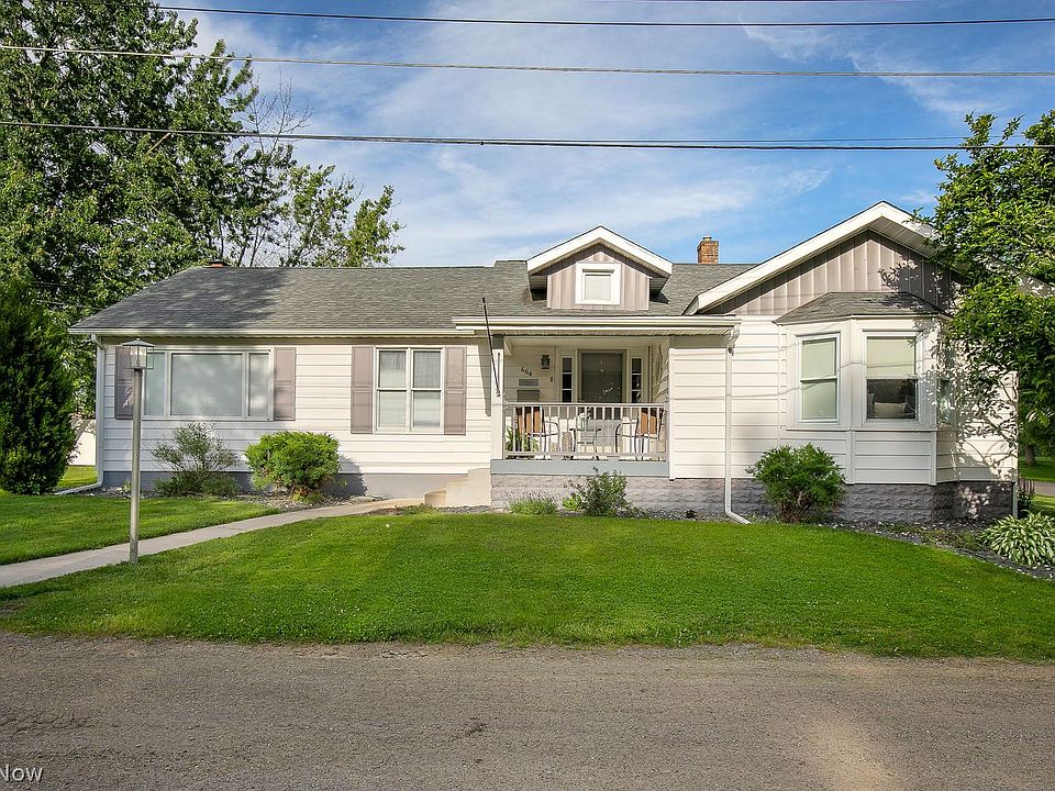 1st image of 664 Scott Pl NW
