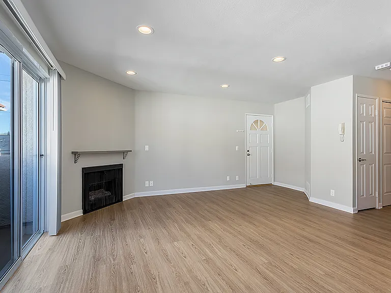 1216 S Corning St — Photo 47