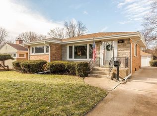 904 N Knight Ave, Park Ridge, IL 60068